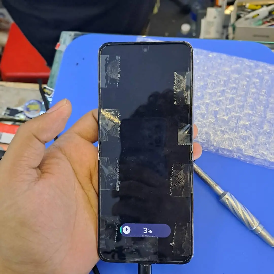 Samsung Galaxy Z Flip5 LCD replacement Kuala Lumpur