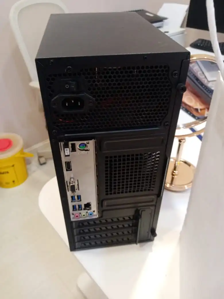 PC Repair Damansara checking desktop power receiver at Neo Damansara