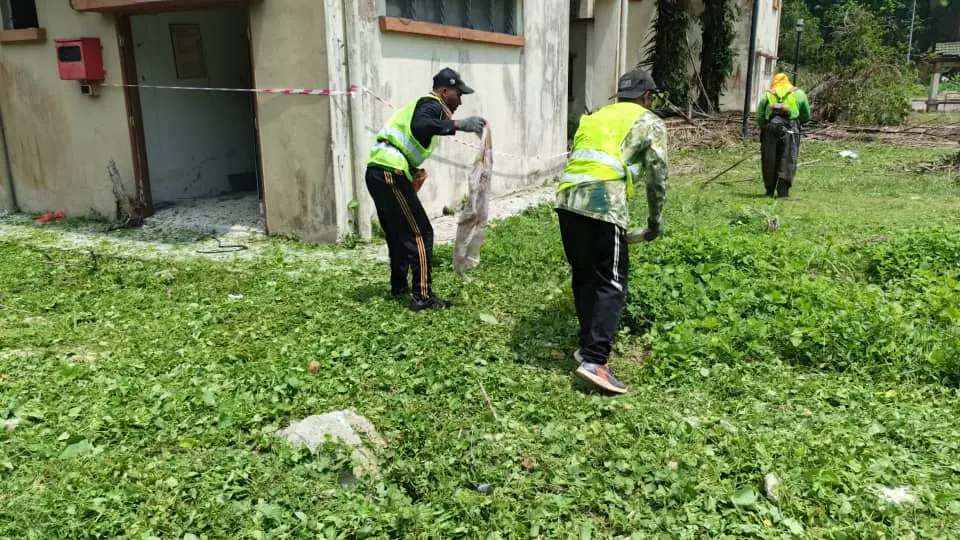 Grass Cutting Kuala Lumpur service team working at residential property