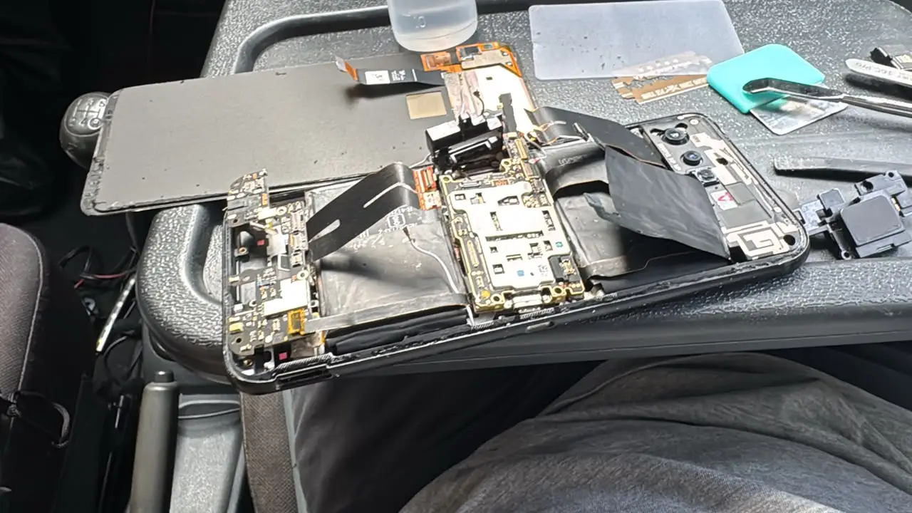 ASUS ROG Phone 6D LCD screen replacement at BRYQS Hotel Brickfields Kuala Lumpur